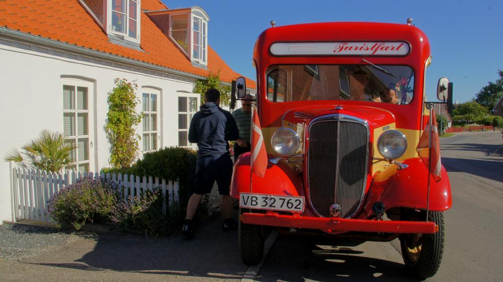 Ballen Badehotel Tranebjerg Exteriör bild