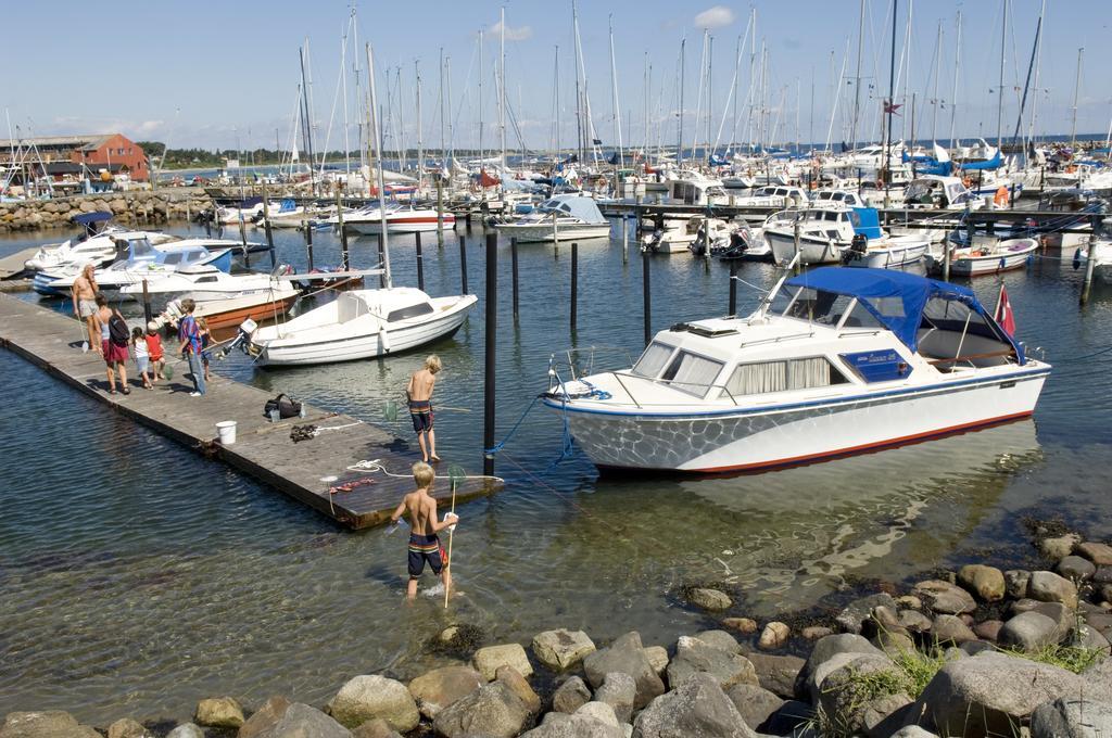 Ballen Badehotel Tranebjerg Exteriör bild