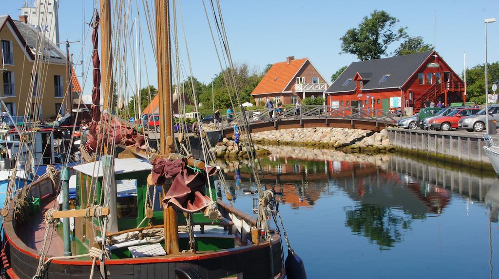 Ballen Badehotel Tranebjerg Exteriör bild